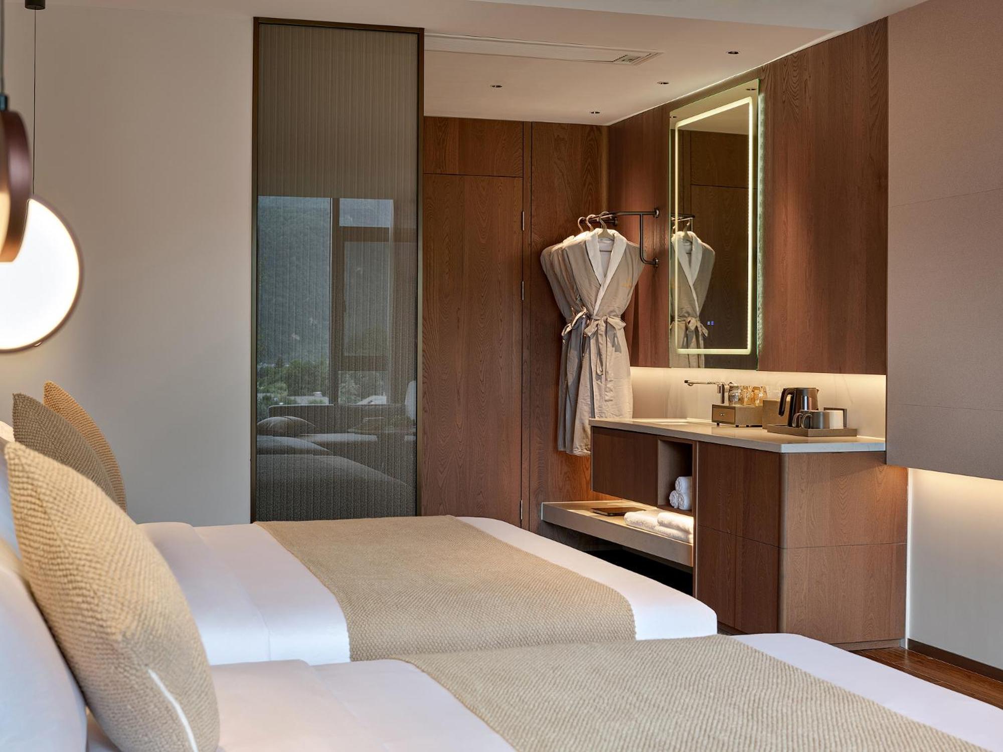 Zhangjiajie Utopia Hotel--Free One Way Pick Up Service Over 2 Nights エクステリア 写真