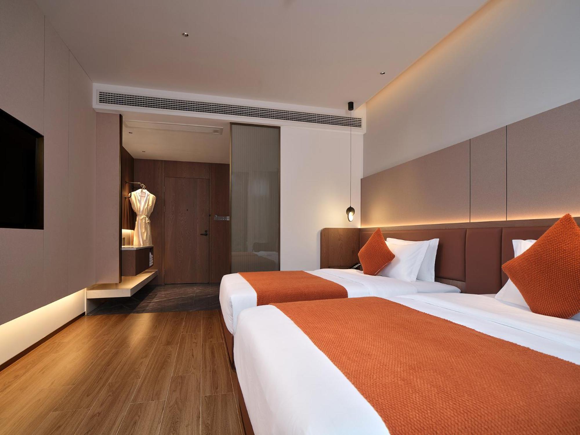 Zhangjiajie Utopia Hotel--Free One Way Pick Up Service Over 2 Nights エクステリア 写真