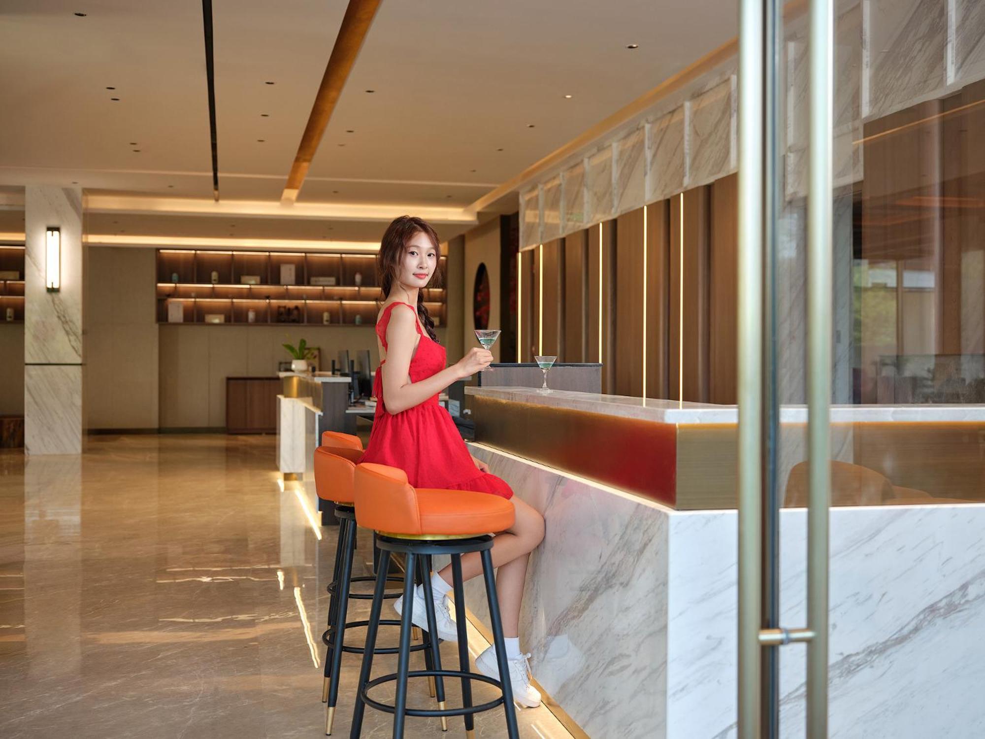 Zhangjiajie Utopia Hotel--Free One Way Pick Up Service Over 2 Nights エクステリア 写真