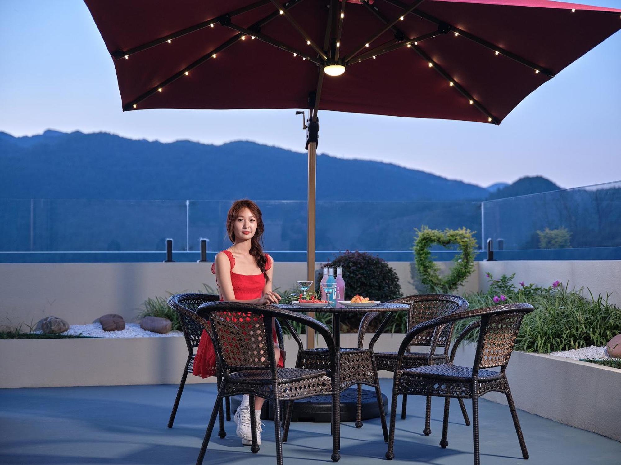 Zhangjiajie Utopia Hotel--Free One Way Pick Up Service Over 2 Nights エクステリア 写真